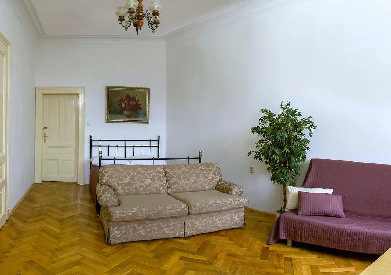 U Taisia Aparthotel Praga 0*,